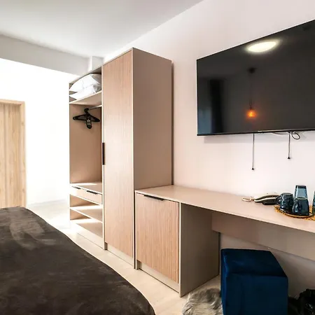 Roxy&maryo Hotel
