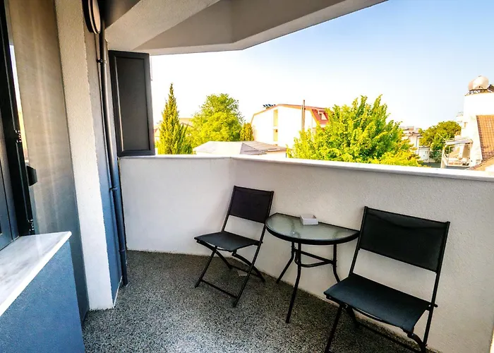 Готель Roxy&maryo